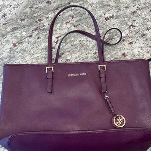 Michael Kors Jet Set Leather Handbag In Burgundy